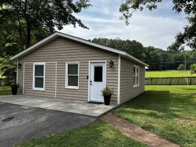 Conveniently Located Private Guesthouse in Wears Valley - No Cleaning Fees! Wears Valley 주변 호텔