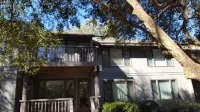 Gorgeous Fairway Oaks Villa, 100 yards from the beach Hotels near Roy Barth Tennis Center