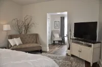 Downtown Luxurious Studio w/ Kitchen - 30 mins from Mount Rushmore