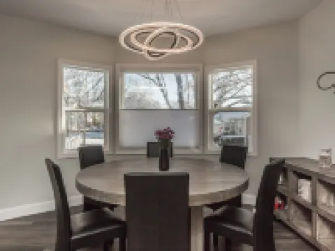 Renovated 3 Bedroom Home with Family Theater Room and Sauna Hotels in Middleboro