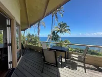 OCEANFRONT DUPLEX, with POOL, SAUNA and steps from BEACH ヒロのホテル