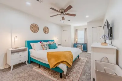 Spacious 4BR, King Suite & Grill - 18 min from Downtown Hotels near Walmart Supercenter