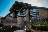 Poconos Retreat: Hot Tub, Game Room, Lakes, Beaches & Family Fun