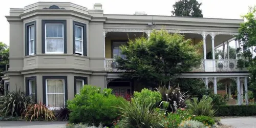 Toogooloowa to Davey 5 Hotels in South Hobart