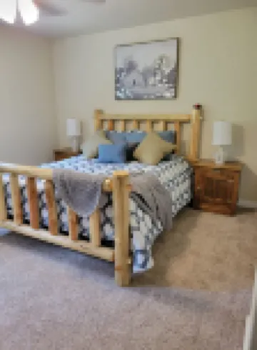 21 Acre Paradise-sleeps 11 in wooded wonderland