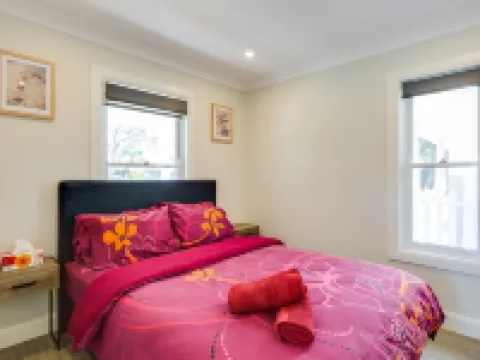 Kendall’s Beach Cottage Hotels in Kiama
