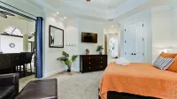 Royal Palms - 4BR/4 BA Luxury Home w/ Pool & Spa