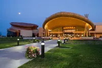 Four-season lakefront charm in Northern Michigan