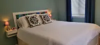 Discover Lil' Casa Marquette! Hotels near Father Jacques Marquette Statue