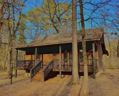 BURNT MALLOW - Couples Cabin - Minutes from Hochatown - Hot Tub - Pet Friendly