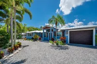 Special rate promotion!!!  Newly renovated Water front/pool home sleeps 8!!!! 霍姆斯海灘住宿飯店