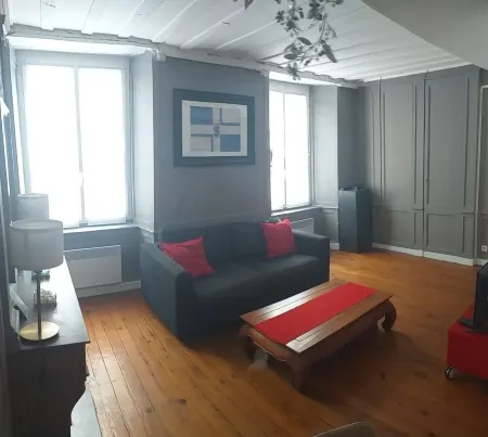 Beautiful 1 bedroom apartment in the historic district of Granville