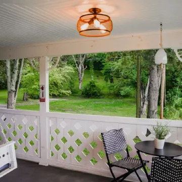 The Biketrail Bungalow-easily accessible and convenient to everything