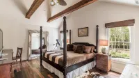 Luxury 9 Acre Sagaponack/Sag Harbor Compound Retreat & Year-Round Spa