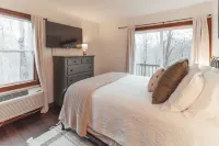 Hocking Hollows, cabin on 22 acres