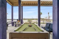 Amazing Waterfront Views of Kemah Boardwalk 3B3B Hotels in Seabrook