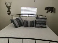 Riverfront Cozy, Cute Rental