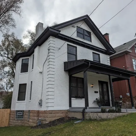 Bright and Spacious 5 BR Home Close to downtown. Pet-Friendly!