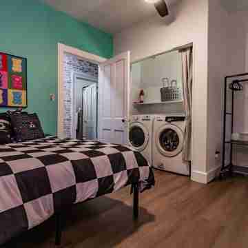 Something to talk about in Haynie's Corner! Walk anywhere, sleeps 6! Rooms