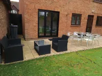 London Luxury 6 Bedroom Large House with 3 Bathrooms  Free Parking Close to Tube