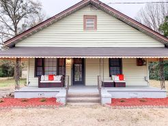 3 Bedroom 2 Full Bath & Large Backyard