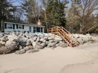 Eat, Drink and be Cozy at Beachdaze This Winter!