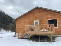 Creekside Cabin With Mountain Views - Chalets