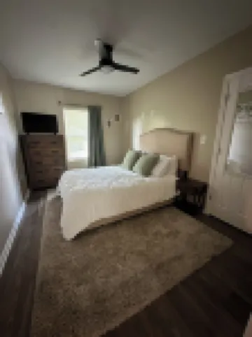 Cozy, Quiet & Private 3 BR Home! 15 Min to CLT Airport! 貝爾蒙特酒店