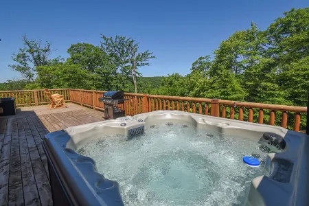 6BR New Build, Hot Tub, Fire Pit, Mtn. Views