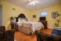 SWEET! near Downtown PWR & LIGHT Westport KUMC Hotel a Kansas City