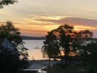 Sunset Bay Views!  Close to Downtown & steps to the beach! New Westin mattress! - Wifi