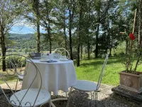 Elegant lemon house in a typical Tuscan farmhouse.