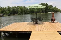 Spend Lake Daze at Lake Sinclair retreat w/ renovated basement and private dock!