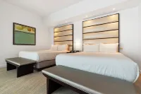 Best Rates! Fontainebleau Sorrento 2 Queen Beds w/Sofabed. Free Spa Passes/Valet