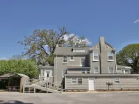 The Grand Colonial Manor on East 11th - 3 Kings! Hotels in Anniston
