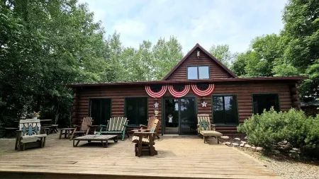 Buffalo Lake Cabin I Private Beach l Detroit Lakes l Pet Friendly