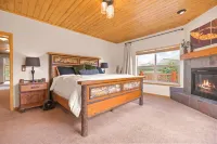 Elite Mountain Estate w/ Game Room & Private Acres