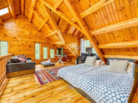 Luxurious & Enchanting Log House in Heart of Hudson Valley/Catskills, Upstate NY アルスターのホテル