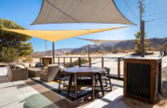 5 Acre Elegant Villa, Pool, Ebikes, Game Room, and Walk to JT National Park