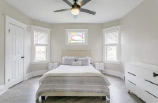 Fresh Modern Apartment - Walking Distance to U of R/Strong Hospital