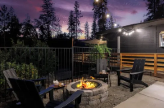 Family Cabin, Dog, Ht Tb, 15 Min Yosemite, Valentine's Day + Firefall Packages