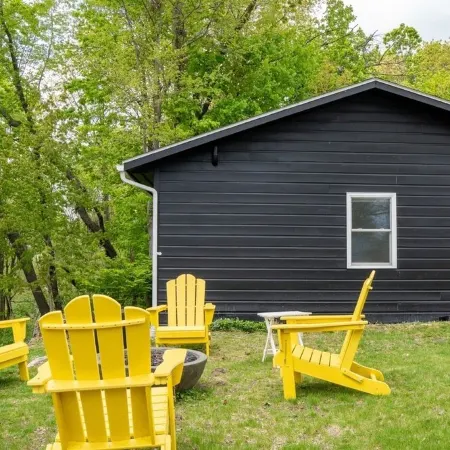 Campfire Cottage: Fireplace, fire pit & no chores!