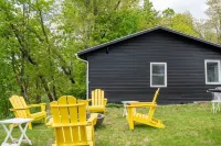 Campfire Cottage: Fireplace, fire pit & no chores!