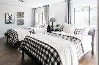 Incredible Mountain Views! Flagstaff home in Continental Country Club Sleeps 12