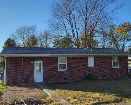 Park Place-Quaint home nestled between parks and lakes 奧爾尼酒店