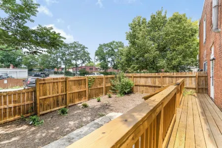 Pet-friendly, heart of downtown