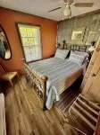 Secluded Turkey Ridge Cottage Above The River
