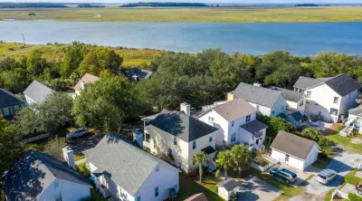 Freshly Painted -Saltwater Retreat! Close to Parris Island/Sands Beach!