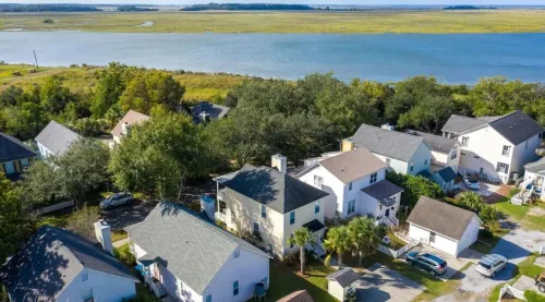 Freshly Painted -Saltwater Retreat! Close to Parris Island/Sands Beach!