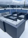 HOT TUB ON DECK, OCEAN VIEW, WALKING DISTANCE TO RESTAURANTS, BARS AND BOARDWALK
